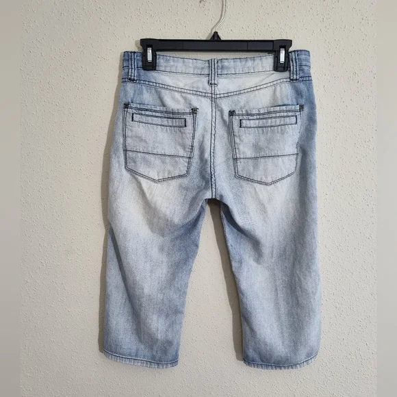 Stylish Light Blue Denim Shorts Size Waist 29. - Picture 3 of 7